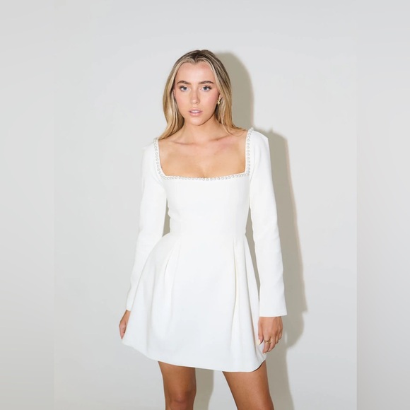 odd muse Dresses & Skirts - Odd Muse The Ultimate Pearl Dress